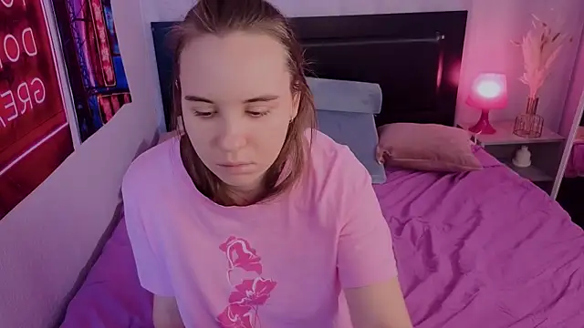 Snapshot of Lika_0ne chatting on 12-17-25, 12:11 Lika 0ne online show from 12-17-25, 12:11