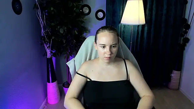 Snapshot of Lika_0ne chatting on 07-25-26, 11:52 Lika 0ne online show from 07-25-26, 11:52