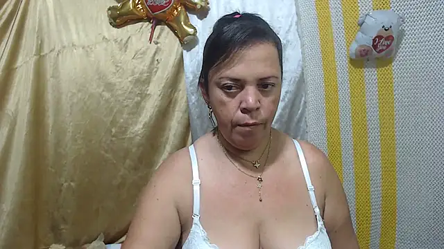 Snapshot of alina_maturehot chatting on 03-15-25, 07:53 alina maturehot online show from 03-15-25, 07:53