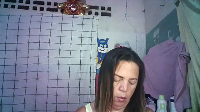 Snapshot of alina_maturehot chatting on 03-23-25, 07:42 alina maturehot online show from 03-23-25, 07:42