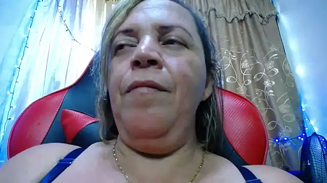 Snapshot of alina_maturehot chatting on 09-16-25, 10:55 alina maturehot online show from 09-16-25, 10:55