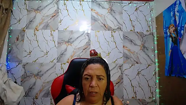 Snapshot of alina_maturehot chatting on 11-09-25, 08:01 alina maturehot online show from 11-09-25, 08:01