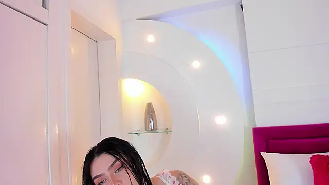 isolari  online show from 02-06-25, 12:05