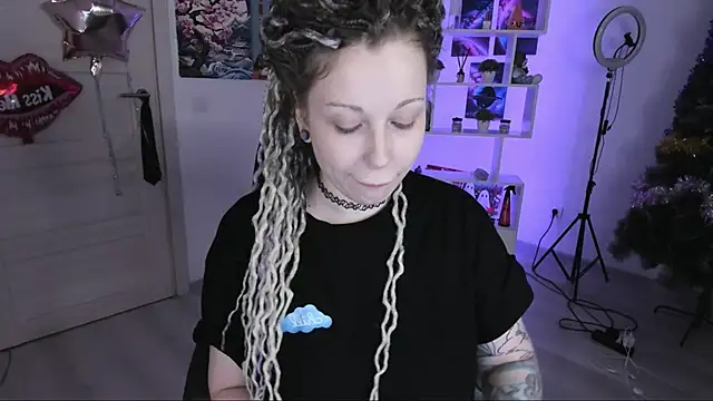 HoneySallyMoore online show from 11-16-25, 02:06