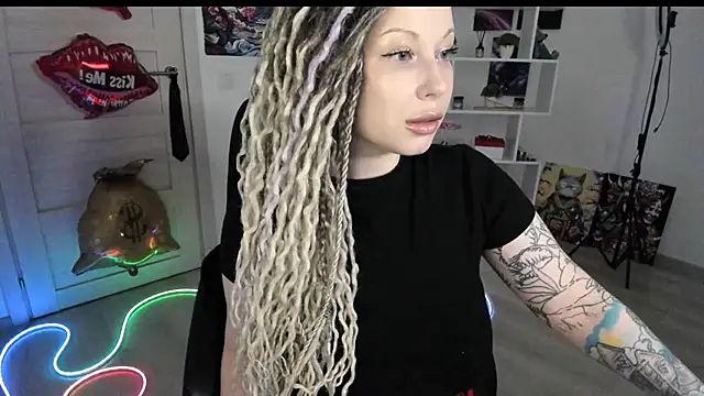Snapshot of HoneySallyMoore chatting on 05-03-26, 07:09 HoneySallyMoore online show from 05-03-26, 07:09