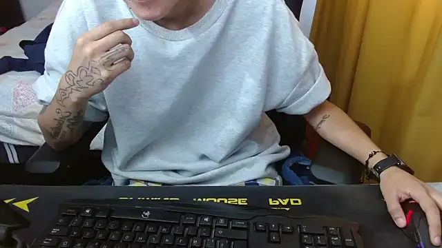 Snapshot of duo_peludoo chatting on 07-10-26, 04:42 duo peludoo online show from 07-10-26, 04:42