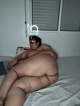 Snapshot of salma11125 chatting on 03-10-25, 01:56 salma11125 online show from 03-10-25, 01:56