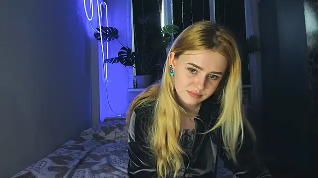 Snapshot of Alexa_Pirs chatting on 02-10-25, 01:01 Alexa Pirs online show from 02-10-25, 01:01