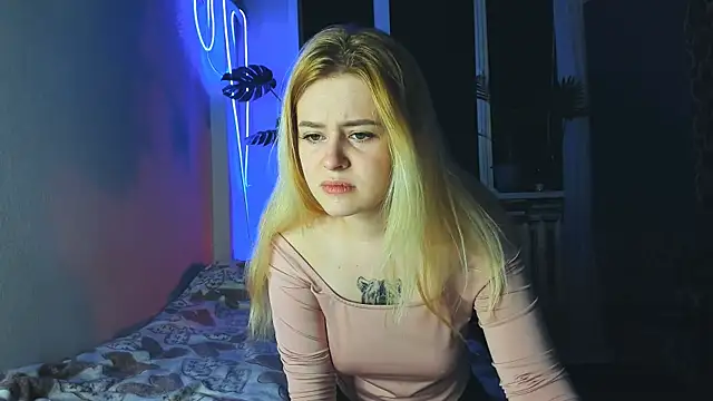 Snapshot of Alexa_Pirs chatting on 02-19-25, 02:44 Alexa Pirs online show from 02-19-25, 02:44