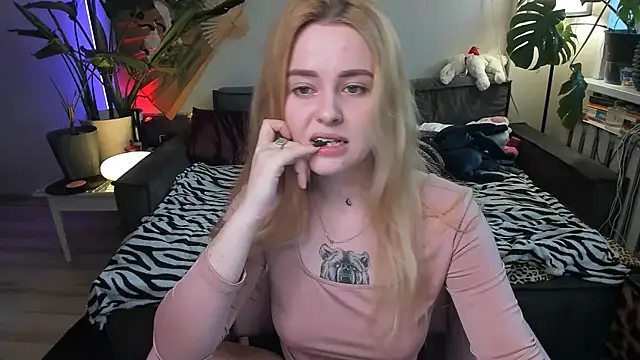 Alexa Pirs online show from 04-06-26, 02:18