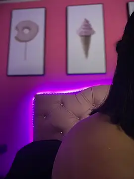 Scarlett-LS online show from 11-17-25, 02:39