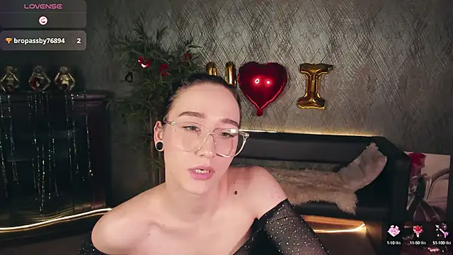 Snapshot of Smoke_of_soul_ chatting on 02-19-25, 04:55 Smoke of soul  online show from 02-19-25, 04:55