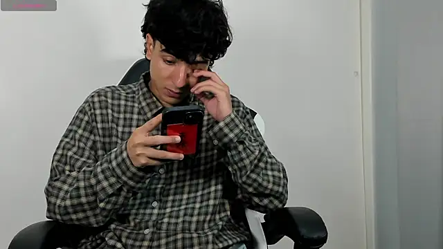 Snapshot of salvatore_montt chatting on 03-01-25, 05:52 salvatore montt online show from 03-01-25, 05:52