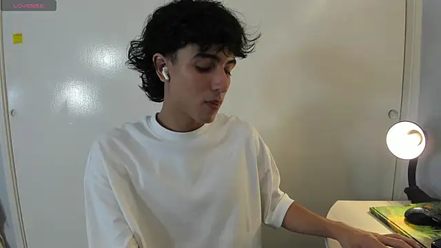 Snapshot of salvatore_montt chatting on 03-09-25, 04:38 salvatore montt online show from 03-09-25, 04:38