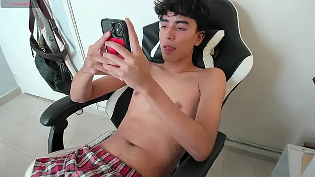 Snapshot of salvatore_montt chatting on 03-10-25, 06:34 salvatore montt online show from 03-10-25, 06:34