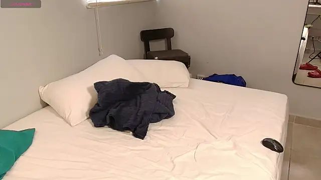 Snapshot of salvatore_montt chatting on 03-10-25, 09:40 salvatore montt online show from 03-10-25, 09:40