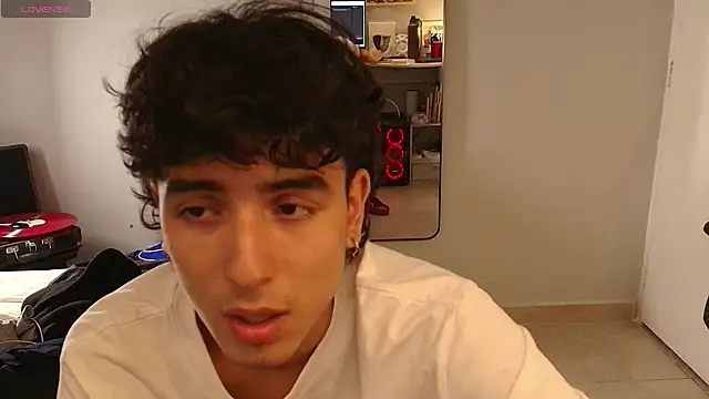 Snapshot of salvatore_montt chatting on 03-14-25, 03:37 salvatore montt online show from 03-14-25, 03:37