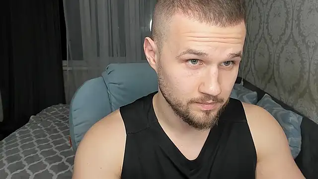 Snapshot of Vladik_b chatting on 02-19-25, 06:21 Vladik b online show from 02-19-25, 06:21