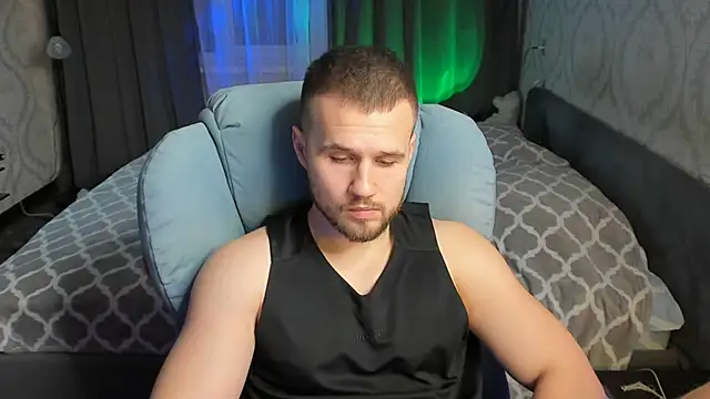 Snapshot of Vladik_b chatting on 03-07-25, 05:28 Vladik b online show from 03-07-25, 05:28