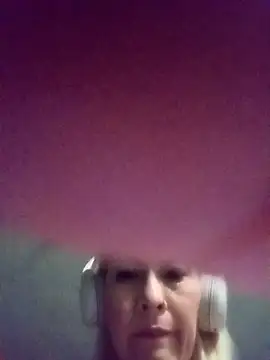 CandieGilson   online show from 04-09-26, 10:20