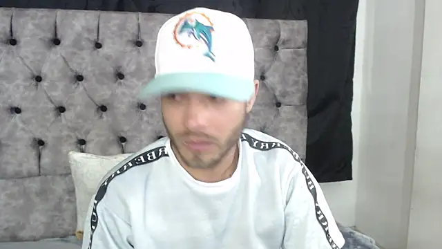 aczino vel online show from 02-12-25, 04:44