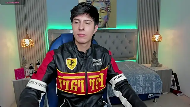 Snapshot of Estiv18_ chatting on 11-27-25, 04:58 Estiv18 online show from 11-27-25, 04:58