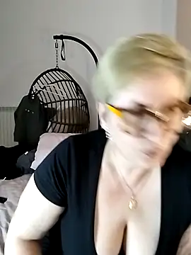 Pumabionda online show from 03-22-25, 08:37