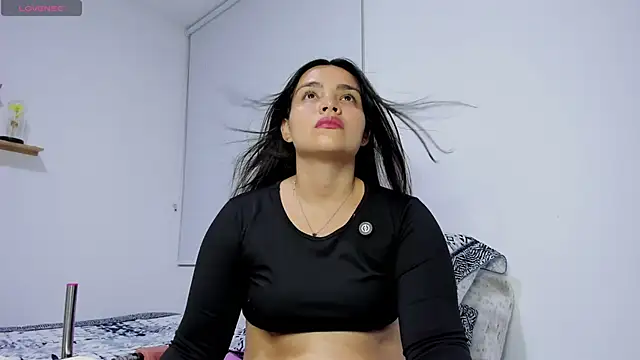 Snapshot of sarita_bigbooty_ chatting on 02-15-26, 12:07 sarita bigbooty online show from 02-15-26, 12:07