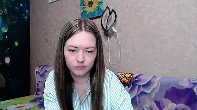 Snapshot of babysue89 chatting on 06-11-26, 04:32 babysue89 online show from 06-11-26, 04:32