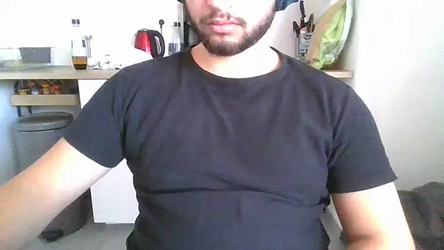 Snapshot of nxnd3525 chatting on 01-09-26, 10:18 nxnd3525 online show from 01-09-26, 10:18