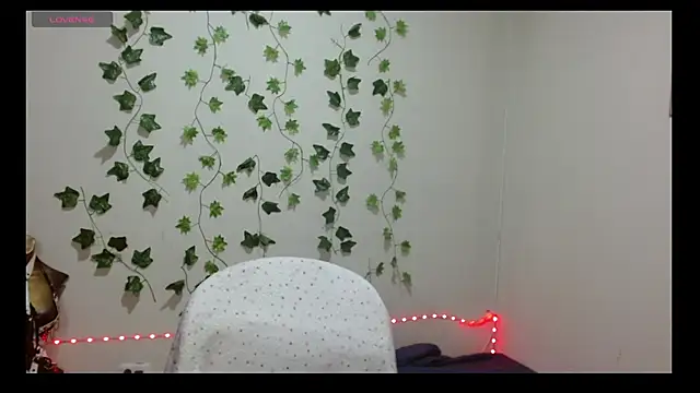 Snapshot of SamanthaGreen- chatting on 09-27-25, 02:38 SamanthaGreen- online show from 09-27-25, 02:38