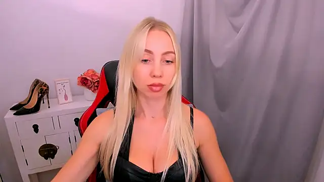 Snapshot of MargaritaRose chatting on 06-08-26, 03:56 MargaritaRose online show from 06-08-26, 03:56