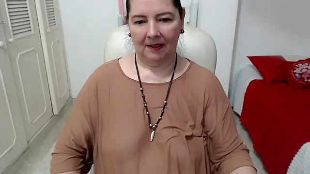 Snapshot of leonela_69 chatting on 06-26-26, 11:31 leonela 69 online show from 06-26-26, 11:31