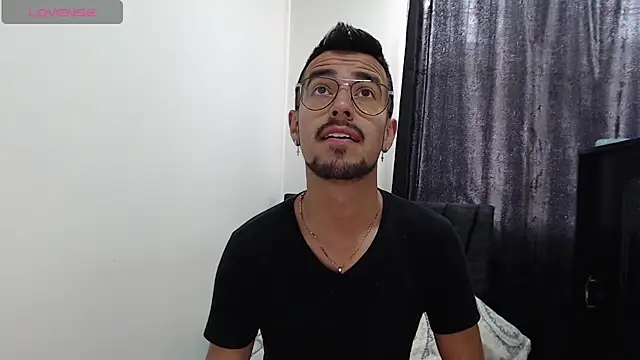 Snapshot of Demian_val chatting on 03-03-25, 12:58 Demian val online show from 03-03-25, 12:58