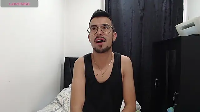 Snapshot of Demian_val chatting on 03-04-25, 01:06 Demian val online show from 03-04-25, 01:06