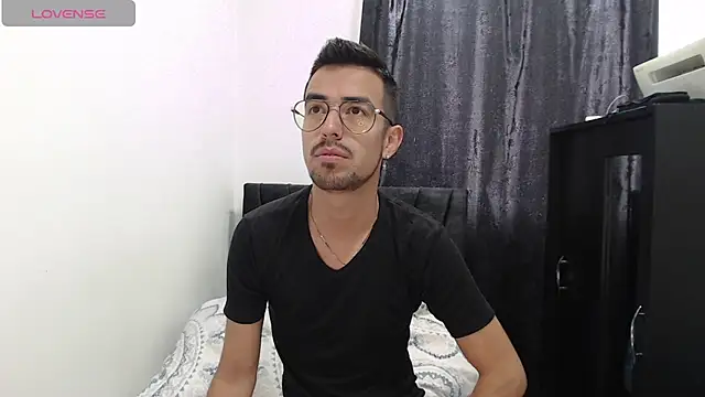 Snapshot of Demian_val chatting on 03-07-25, 02:23 Demian val online show from 03-07-25, 02:23