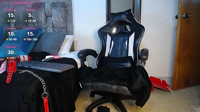 natasha steele online show from 03-15-25, 04:46