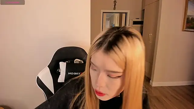 Snapshot of Pakk_Minni chatting on 03-19-25, 11:06 Pakk Minni online show from 03-19-25, 11:06