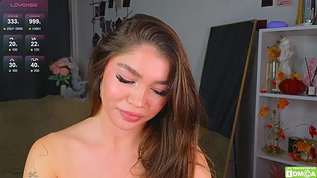 Caroline  Brown online show from 11-05-25, 02:44