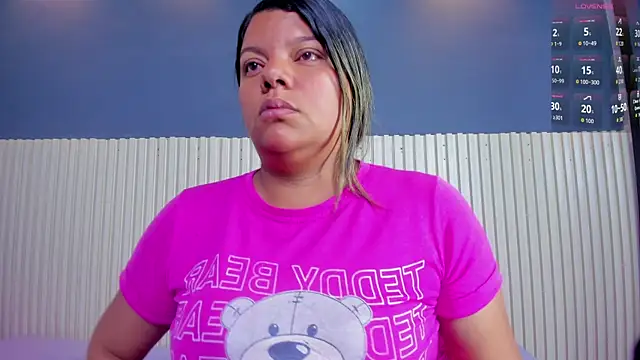 Aida-nicolle online show from 11-24-25, 09:53