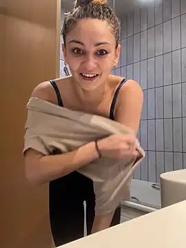 Snapshot of skyemorgan01 chatting on 11-23-25, 11:54 skyemorgan01 online show from 11-23-25, 11:54