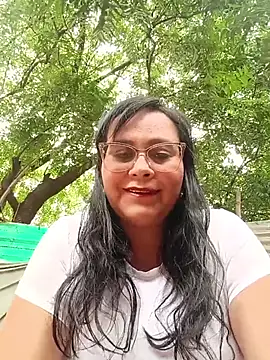 Snapshot of promiscuous-indecent-momm chatting on 07-13-26, 08:11 promiscuous-indecent-momm online show from 07-13-26, 08:11