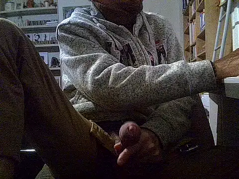 Snapshot of createur34 chatting on 11-21-25, 09:46 createur34 online show from 11-21-25, 09:46