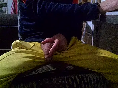 Snapshot of createur34 chatting on 11-29-25, 10:13 createur34 online show from 11-29-25, 10:13