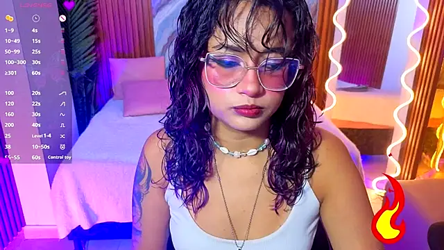 Snapshot of kristen_tay chatting on 07-18-26, 02:49 kristen tay online show from 07-18-26, 02:49