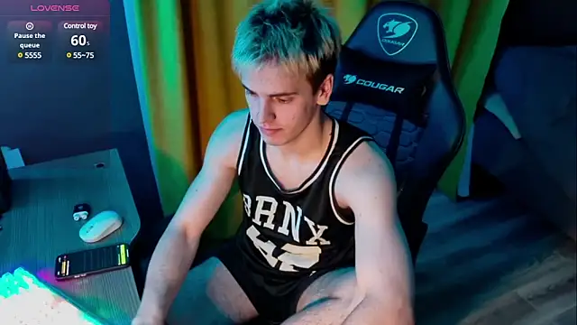 Snapshot of EdwinBlaze chatting on 02-12-25, 04:44 EdwinBlaze online show from 02-12-25, 04:44