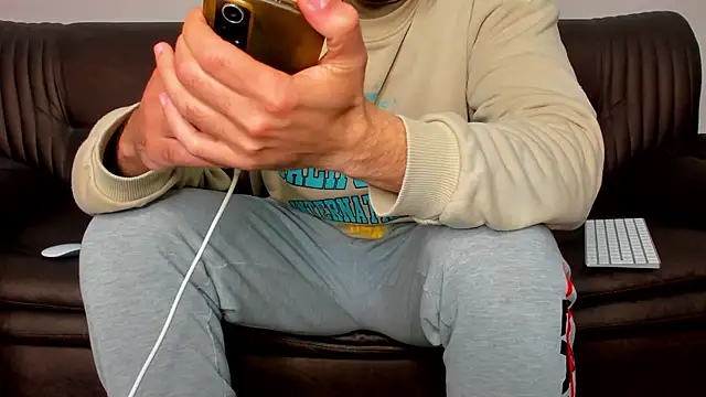 sexyhotmusclesforyou1 online show from 03-17-25, 10:28