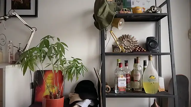 Snapshot of MikymikeBBWD chatting on 11-25-25, 01:00 MikymikeBBWD online show from 11-25-25, 01:00