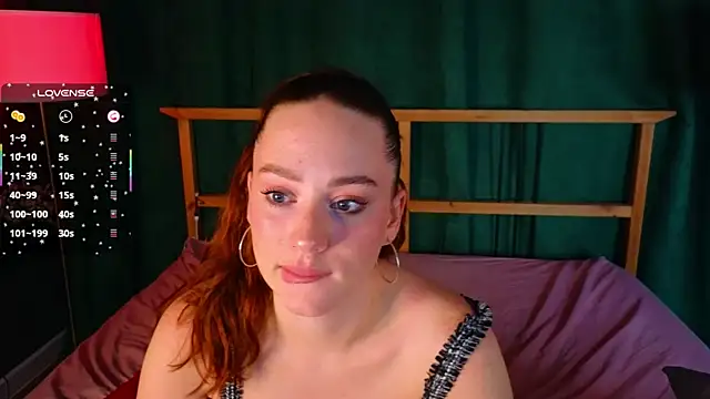 Snapshot of StacyWatts chatting on 10-01-25, 08:04 StacyWatts online show from 10-01-25, 08:04