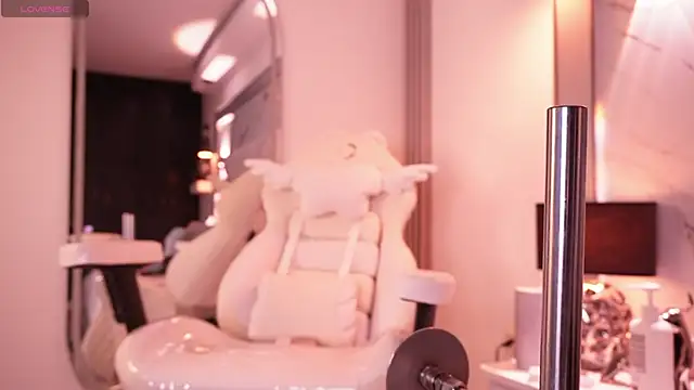 Julieta priv online show from 04-18-26, 07:07